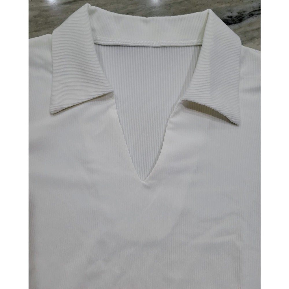 White Ribbed Collared V Neck Cropped Tee Medium NWT - Picture 2 of 8